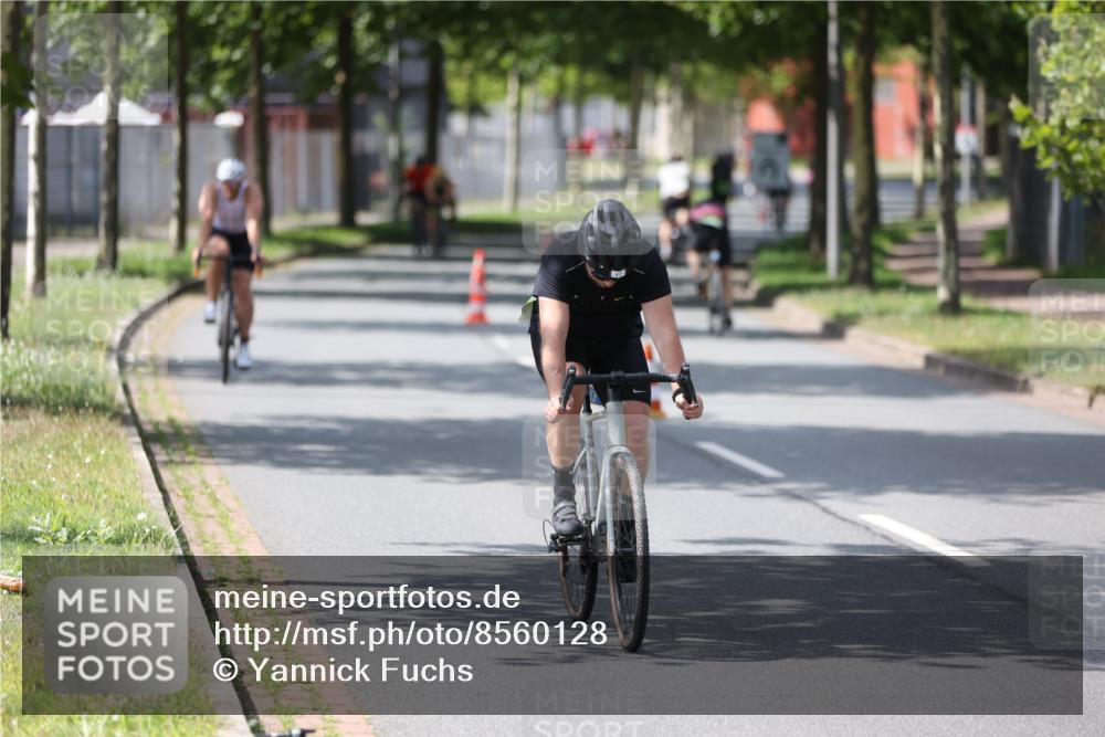 10.08.2025 - GEWOBA Citytriathlon Bremen Yannick Fuchs http://msf.ph/oto/8560128 10.08.2025 14:18:32 Radfahren 30, 47, 75, 94, 100, 131, 147, 255, 314 meine-sportfotos.de