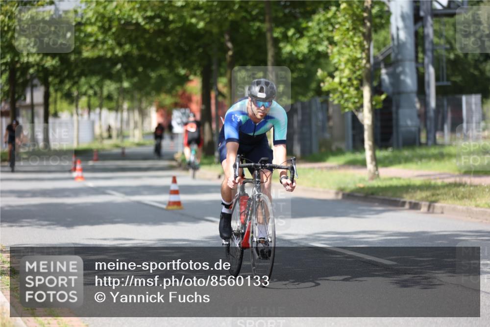 10.08.2025 - GEWOBA Citytriathlon Bremen Yannick Fuchs http://msf.ph/oto/8560133 10.08.2025 12:41:27 Radfahren 609, 619, 705, 730, 755, 830, 849, 862, 934, 1014 meine-sportfotos.de