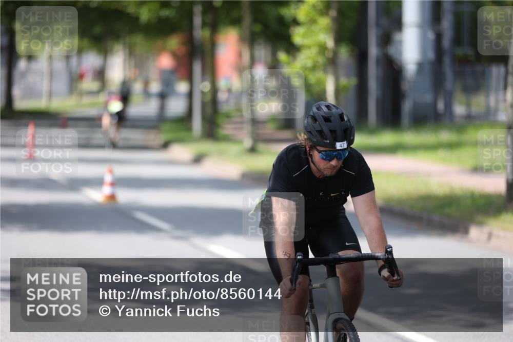 10.08.2025 - GEWOBA Citytriathlon Bremen Yannick Fuchs http://msf.ph/oto/8560144 10.08.2025 14:18:33 Radfahren 30, 47, 50, 75, 94, 100, 131, 147, 255, 314 meine-sportfotos.de