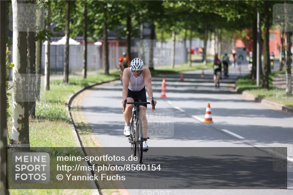 10.08.2025 - GEWOBA Citytriathlon Bremen Yannick Fuchs http://msf.ph/oto/8560154 10.08.2025 14:18:34 Radfahren 30, 47, 50, 75, 94, 100, 131, 147, 255, 314 meine-sportfotos.de