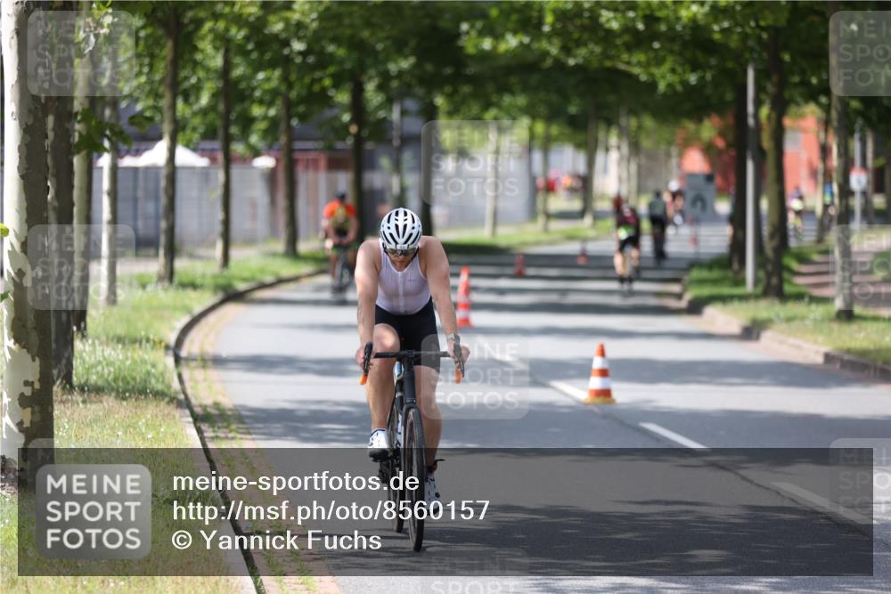 10.08.2025 - GEWOBA Citytriathlon Bremen Yannick Fuchs http://msf.ph/oto/8560157 10.08.2025 14:18:34 Radfahren 30, 47, 50, 75, 94, 100, 131, 147, 255, 314 meine-sportfotos.de