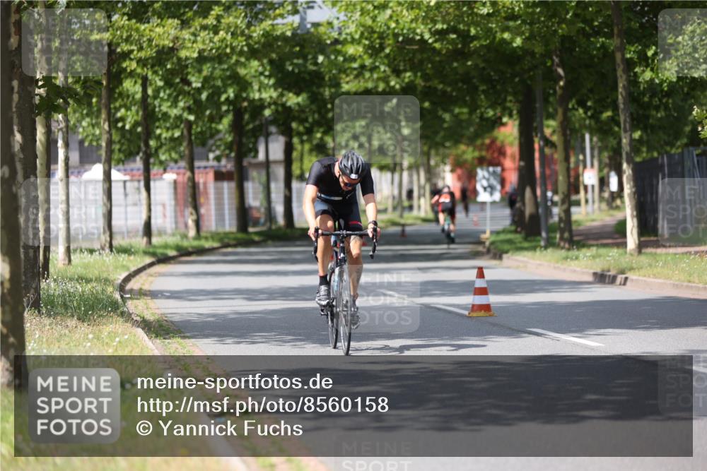 10.08.2025 - GEWOBA Citytriathlon Bremen Yannick Fuchs http://msf.ph/oto/8560158 10.08.2025 12:41:30 Radfahren 609, 619, 663, 705, 730, 755, 830, 849, 862, 1014 meine-sportfotos.de