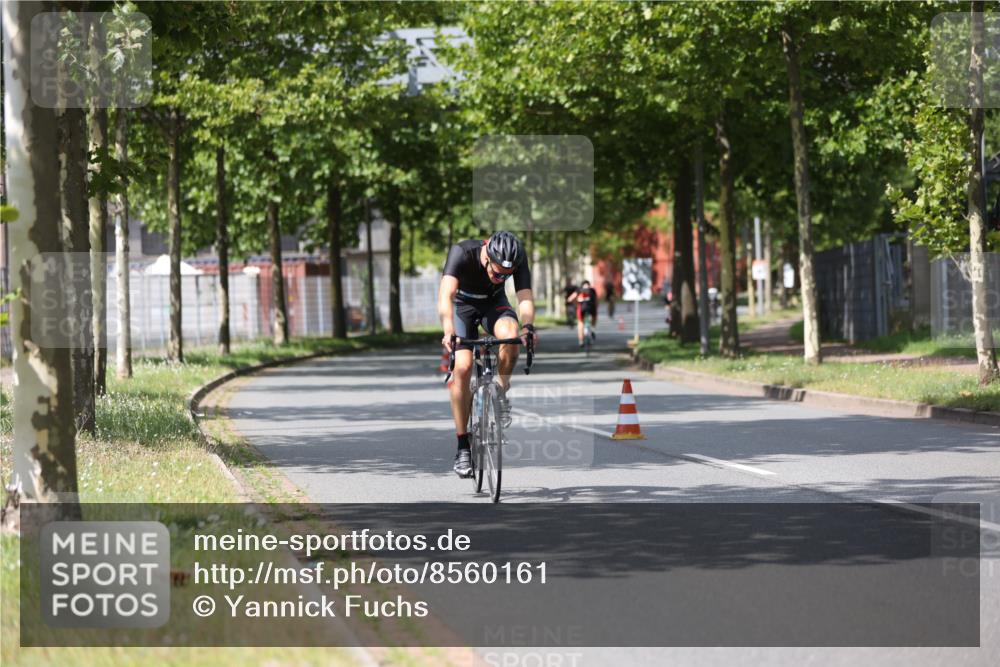 10.08.2025 - GEWOBA Citytriathlon Bremen Yannick Fuchs http://msf.ph/oto/8560161 10.08.2025 12:41:30 Radfahren 609, 619, 663, 705, 730, 755, 830, 849, 862, 1014 meine-sportfotos.de