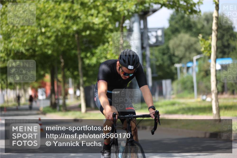 10.08.2025 - GEWOBA Citytriathlon Bremen Yannick Fuchs http://msf.ph/oto/8560170 10.08.2025 12:41:31 Radfahren 609, 619, 663, 705, 730, 755, 830, 849, 862, 1014 meine-sportfotos.de