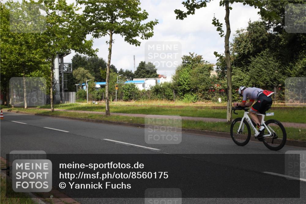 10.08.2025 - GEWOBA Citytriathlon Bremen Yannick Fuchs http://msf.ph/oto/8560175 10.08.2025 12:03:37 Radfahren 639, 662 meine-sportfotos.de