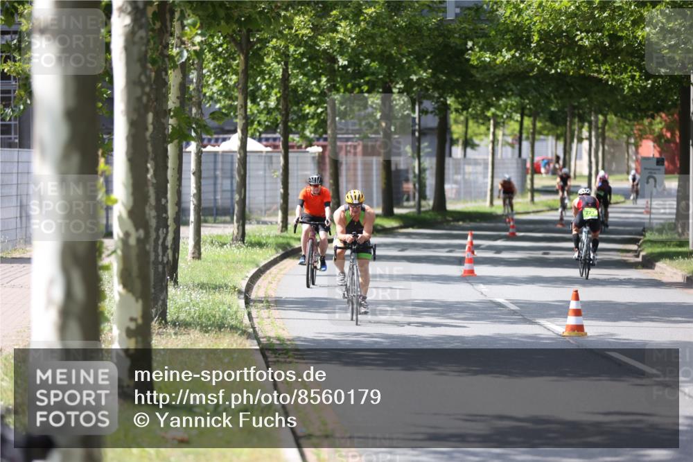 10.08.2025 - GEWOBA Citytriathlon Bremen Yannick Fuchs http://msf.ph/oto/8560179 10.08.2025 14:18:37 Radfahren 30, 47, 50, 75, 81, 94, 100, 106, 131, 147, 255, 314 meine-sportfotos.de