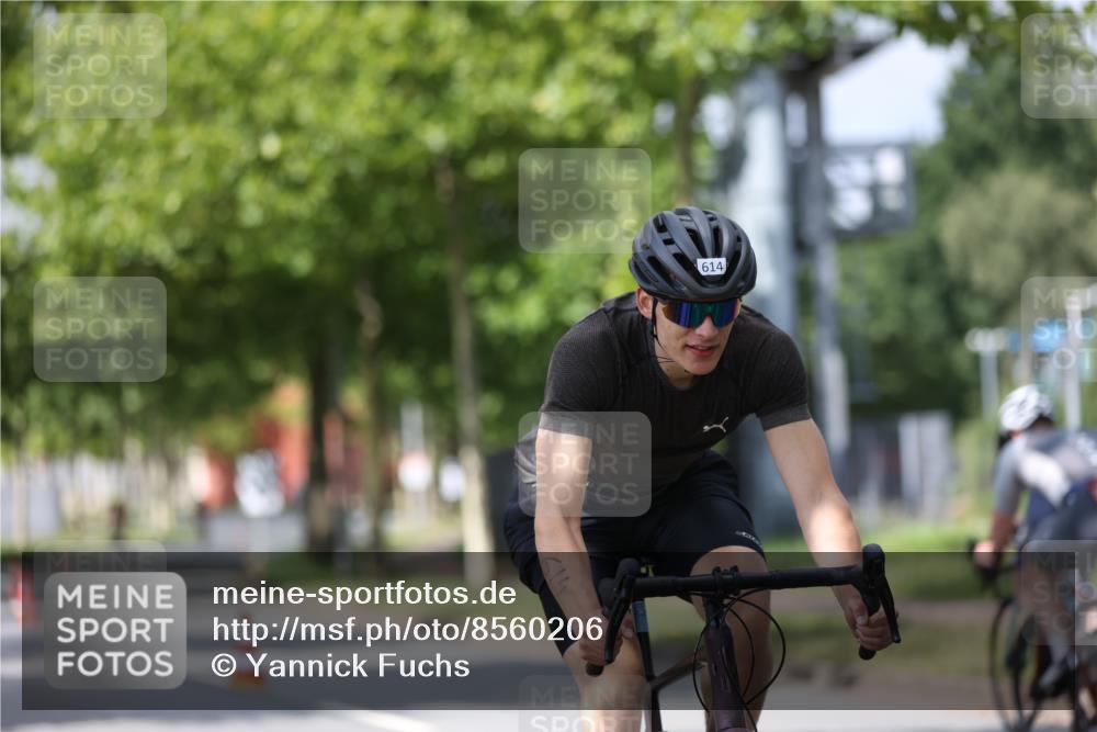 10.08.2025 - GEWOBA Citytriathlon Bremen Yannick Fuchs http://msf.ph/oto/8560206 10.08.2025 12:41:44 Radfahren 614, 619, 623, 663, 923, 926, 983 meine-sportfotos.de