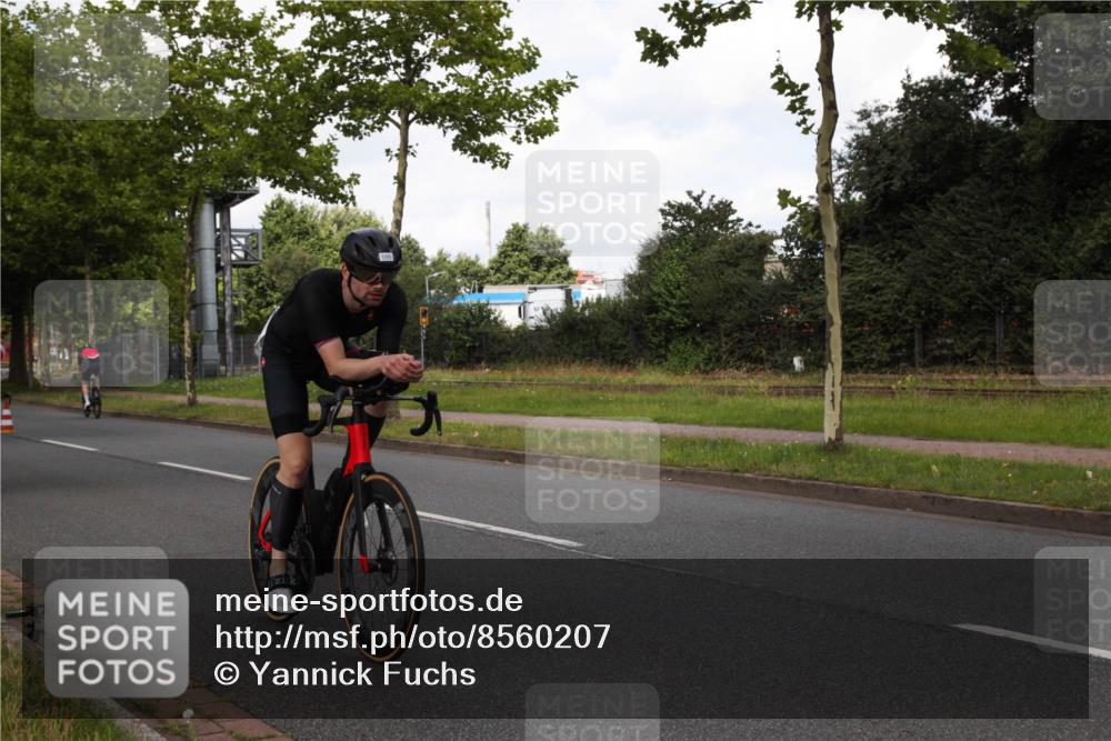 10.08.2025 - GEWOBA Citytriathlon Bremen Yannick Fuchs http://msf.ph/oto/8560207 10.08.2025 12:04:01 Radfahren 563, 565, 570, 599, 631, 665 meine-sportfotos.de