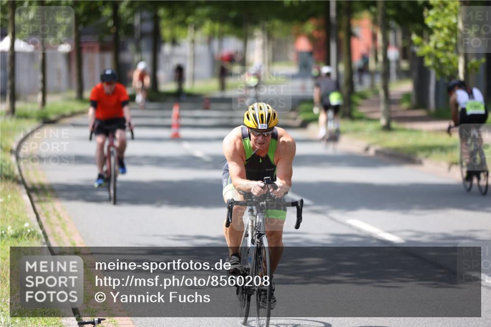 10.08.2025 - GEWOBA Citytriathlon Bremen Yannick Fuchs http://msf.ph/oto/8560208 10.08.2025 14:18:39 Radfahren 30, 47, 50, 81, 94, 100, 106, 131, 255, 314 meine-sportfotos.de