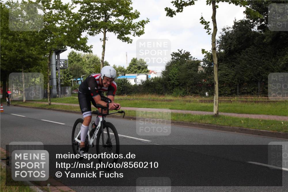 10.08.2025 - GEWOBA Citytriathlon Bremen Yannick Fuchs http://msf.ph/oto/8560210 10.08.2025 12:04:01 Radfahren 563, 565, 570, 599, 631, 665 meine-sportfotos.de