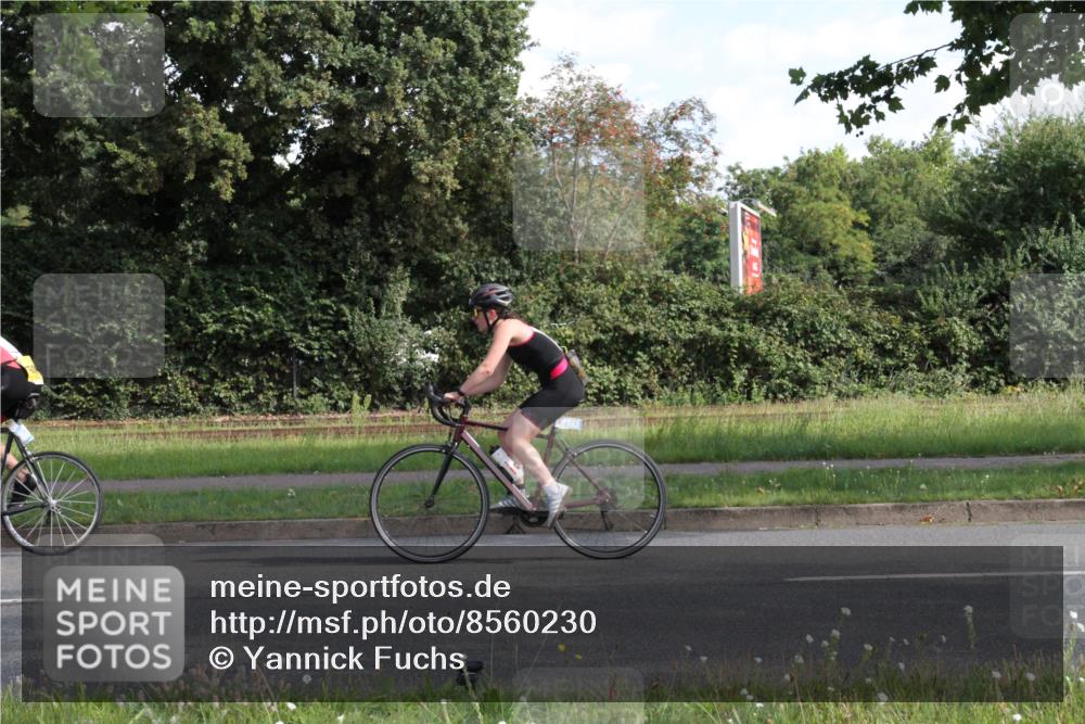 10.08.2025 - GEWOBA Citytriathlon Bremen Yannick Fuchs http://msf.ph/oto/8560230 10.08.2025 10:37:52 Radfahren 49, 69, 123, 375, 402, 458, 474, 501 meine-sportfotos.de