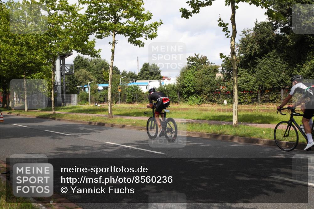 10.08.2025 - GEWOBA Citytriathlon Bremen Yannick Fuchs http://msf.ph/oto/8560236 10.08.2025 12:04:31 Radfahren 572, 719, 734 meine-sportfotos.de