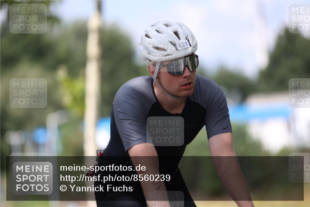 10.08.2025 - GEWOBA Citytriathlon Bremen Yannick Fuchs http://msf.ph/oto/8560239 10.08.2025 12:41:48 Radfahren 614, 623, 663, 923, 926, 983 meine-sportfotos.de