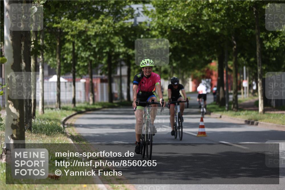 10.08.2025 - GEWOBA Citytriathlon Bremen Yannick Fuchs http://msf.ph/oto/8560265 10.08.2025 12:41:55 Radfahren 614, 623, 923, 926, 983, 1003 meine-sportfotos.de