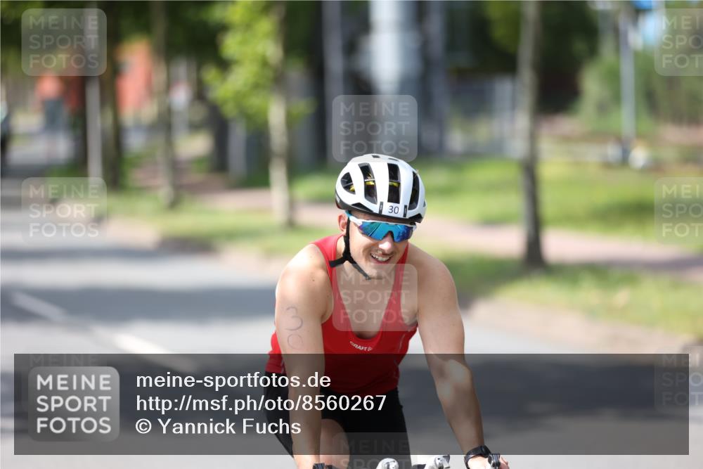 10.08.2025 - GEWOBA Citytriathlon Bremen Yannick Fuchs http://msf.ph/oto/8560267 10.08.2025 14:18:47 Radfahren 30, 50, 81, 106, 116, 131, 261, 264, 314 meine-sportfotos.de