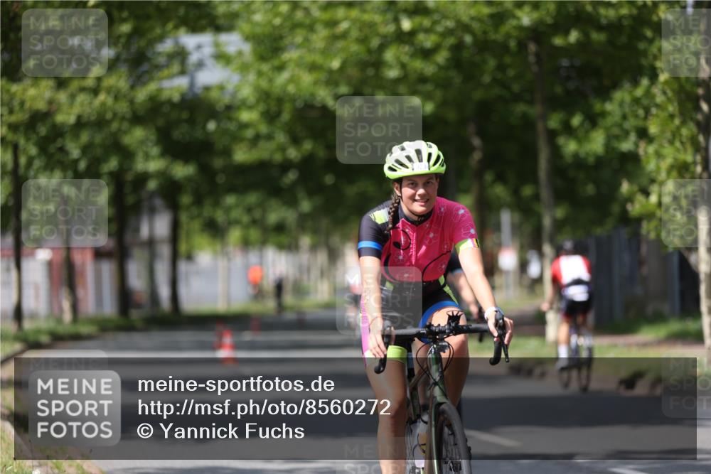 10.08.2025 - GEWOBA Citytriathlon Bremen Yannick Fuchs http://msf.ph/oto/8560272 10.08.2025 12:41:56 Radfahren 614, 623, 923, 926, 983, 1003 meine-sportfotos.de