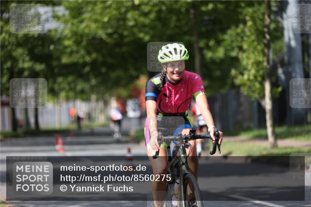 10.08.2025 - GEWOBA Citytriathlon Bremen Yannick Fuchs http://msf.ph/oto/8560275 10.08.2025 12:41:56 Radfahren 614, 623, 923, 926, 983, 1003 meine-sportfotos.de
