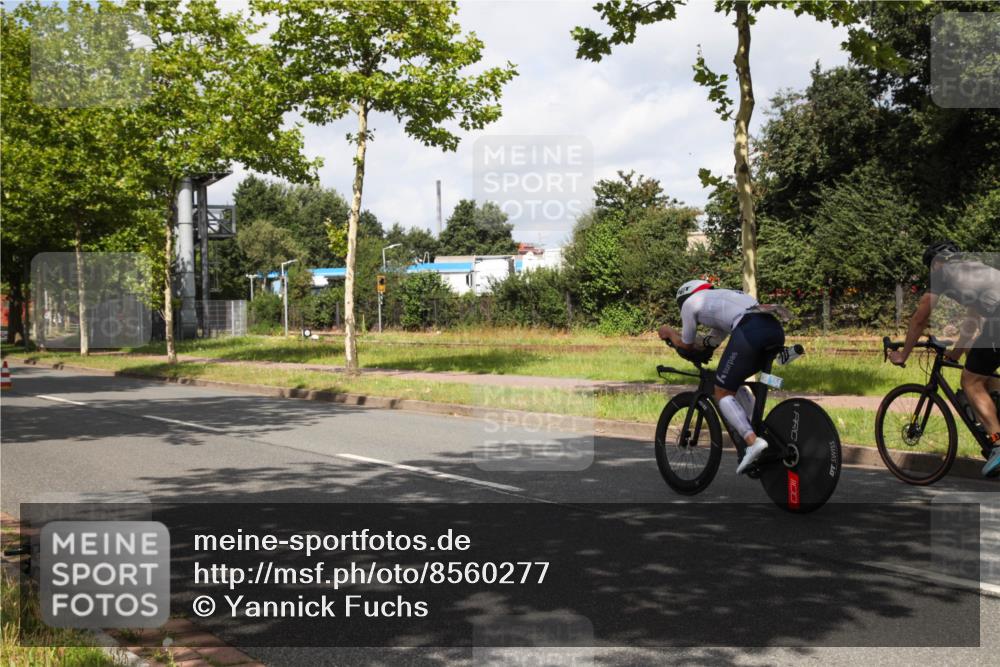 10.08.2025 - GEWOBA Citytriathlon Bremen Yannick Fuchs http://msf.ph/oto/8560277 10.08.2025 12:05:27 Radfahren 606, 841 meine-sportfotos.de