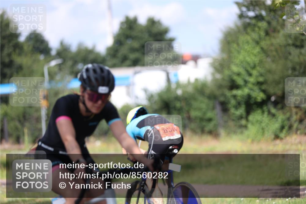 10.08.2025 - GEWOBA Citytriathlon Bremen Yannick Fuchs http://msf.ph/oto/8560282 10.08.2025 12:41:57 Radfahren 614, 623, 923, 926, 983, 1003 meine-sportfotos.de