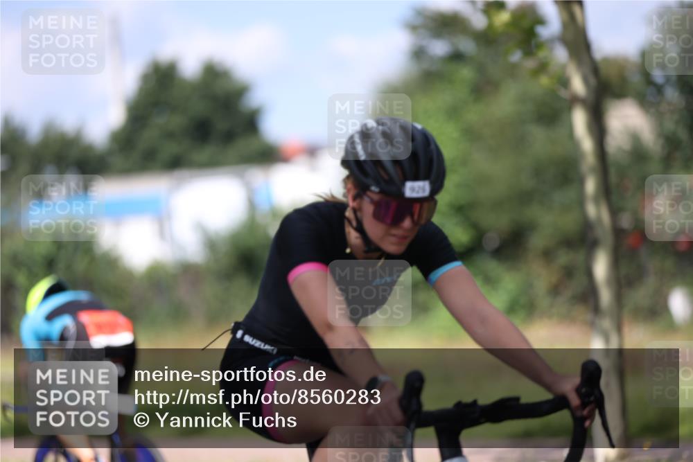 10.08.2025 - GEWOBA Citytriathlon Bremen Yannick Fuchs http://msf.ph/oto/8560283 10.08.2025 12:41:57 Radfahren 614, 623, 923, 926, 983, 1003 meine-sportfotos.de
