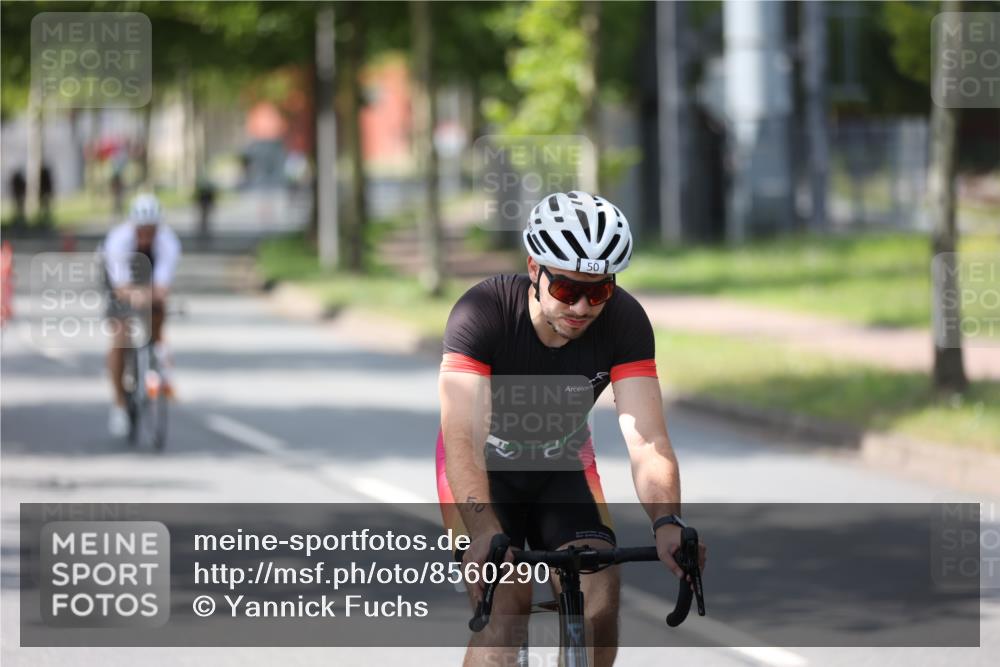 10.08.2025 - GEWOBA Citytriathlon Bremen Yannick Fuchs http://msf.ph/oto/8560290 10.08.2025 14:18:49 Radfahren 30, 50, 81, 106, 116, 261, 264, 314 meine-sportfotos.de