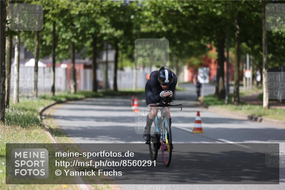 10.08.2025 - GEWOBA Citytriathlon Bremen Yannick Fuchs http://msf.ph/oto/8560291 10.08.2025 12:42:03 Radfahren 698, 923, 926, 983, 1003 meine-sportfotos.de
