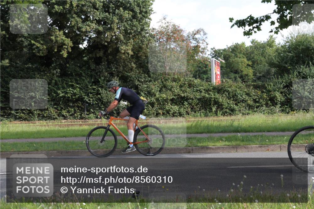 10.08.2025 - GEWOBA Citytriathlon Bremen Yannick Fuchs http://msf.ph/oto/8560310 10.08.2025 10:37:59 Radfahren 69, 375, 402, 458, 474, 501 meine-sportfotos.de