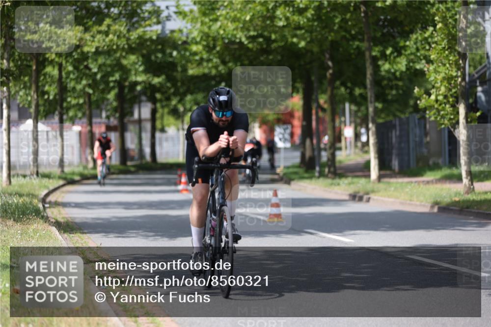 10.08.2025 - GEWOBA Citytriathlon Bremen Yannick Fuchs http://msf.ph/oto/8560321 10.08.2025 12:42:13 Radfahren 595, 698, 754, 1003 meine-sportfotos.de