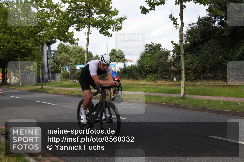 10.08.2025 - GEWOBA Citytriathlon Bremen Yannick Fuchs http://msf.ph/oto/8560332 10.08.2025 12:06:29 Radfahren 580, 614, 634, 658, 714 meine-sportfotos.de