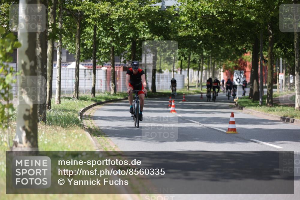 10.08.2025 - GEWOBA Citytriathlon Bremen Yannick Fuchs http://msf.ph/oto/8560335 10.08.2025 12:42:15 Radfahren 595, 613, 698, 754, 1003 meine-sportfotos.de