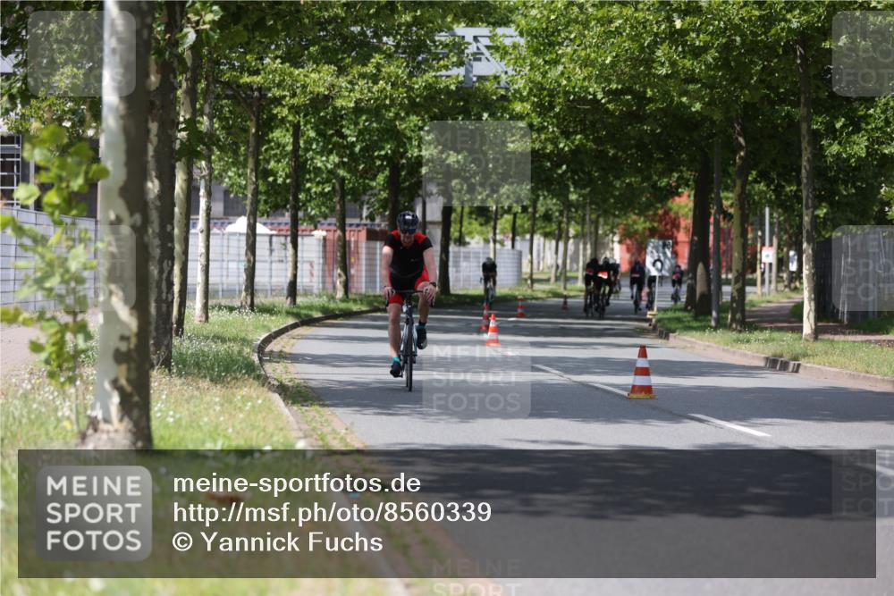 10.08.2025 - GEWOBA Citytriathlon Bremen Yannick Fuchs http://msf.ph/oto/8560339 10.08.2025 12:42:16 Radfahren 595, 613, 698, 754, 1003 meine-sportfotos.de