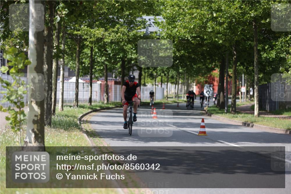 10.08.2025 - GEWOBA Citytriathlon Bremen Yannick Fuchs http://msf.ph/oto/8560342 10.08.2025 12:42:16 Radfahren 595, 613, 698, 754, 1003 meine-sportfotos.de