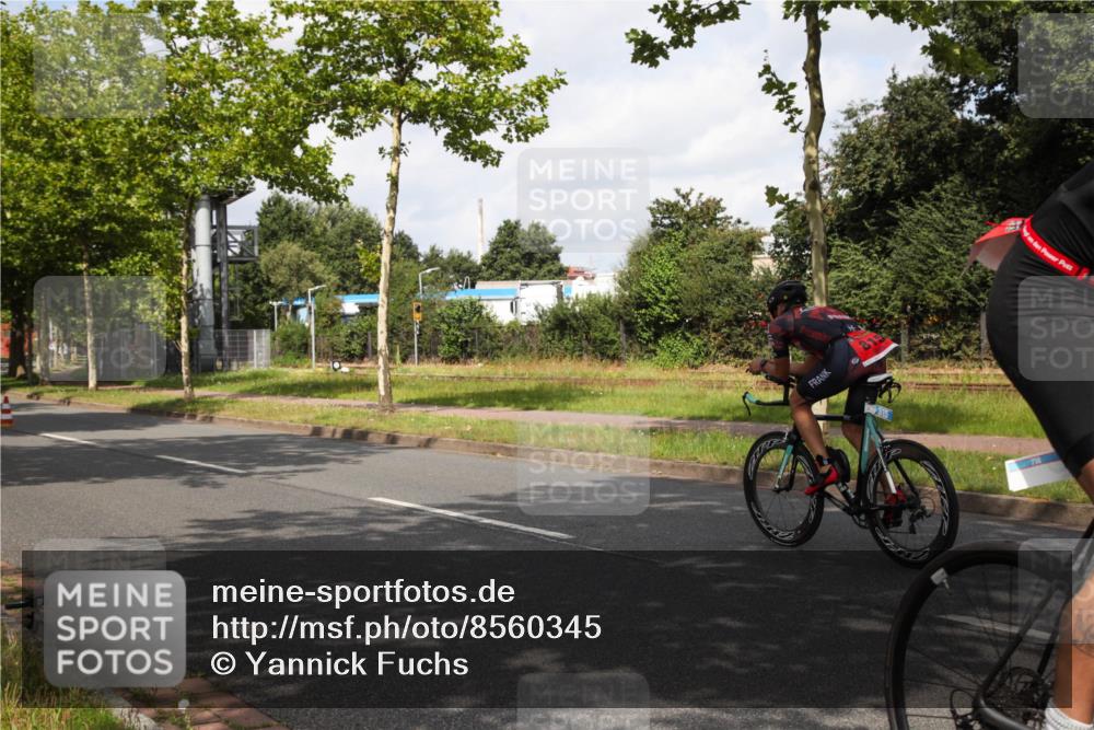 10.08.2025 - GEWOBA Citytriathlon Bremen Yannick Fuchs http://msf.ph/oto/8560345 10.08.2025 12:06:38 Radfahren 580, 613, 634, 658, 714 meine-sportfotos.de