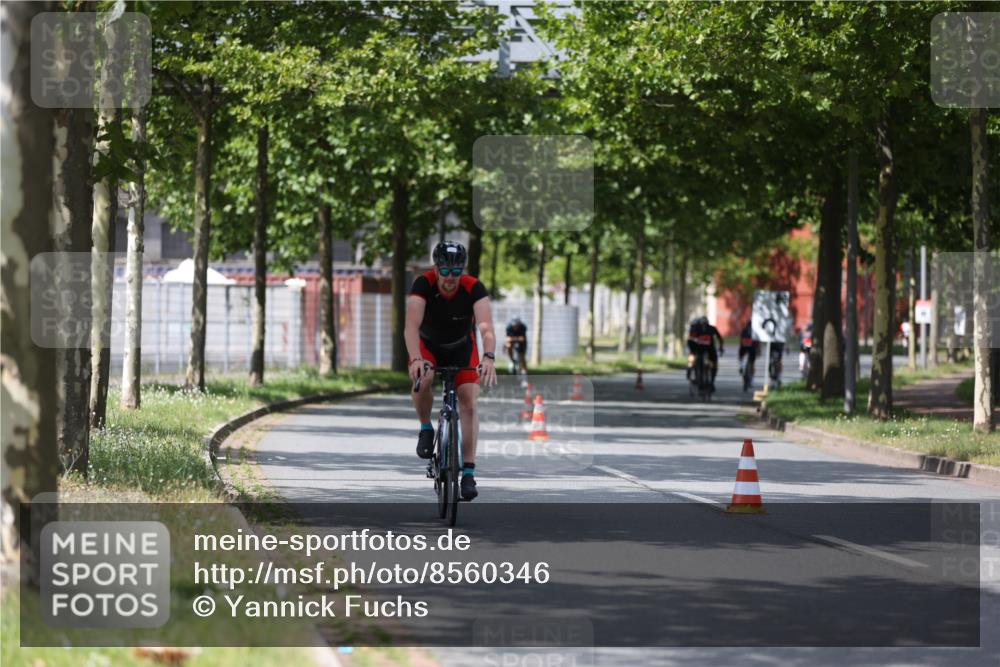10.08.2025 - GEWOBA Citytriathlon Bremen Yannick Fuchs http://msf.ph/oto/8560346 10.08.2025 12:42:16 Radfahren 595, 613, 698, 754, 1003 meine-sportfotos.de