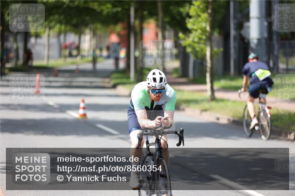 10.08.2025 - GEWOBA Citytriathlon Bremen Yannick Fuchs http://msf.ph/oto/8560354 10.08.2025 14:19:00 Radfahren 81, 101, 106, 116, 139, 261, 264 meine-sportfotos.de
