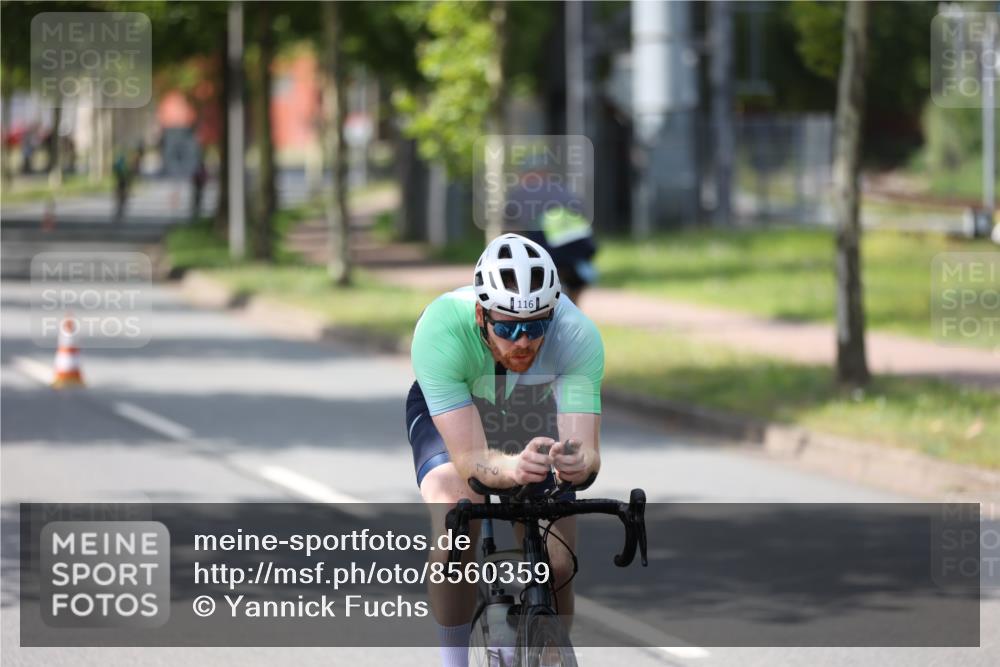 10.08.2025 - GEWOBA Citytriathlon Bremen Yannick Fuchs http://msf.ph/oto/8560359 10.08.2025 14:19:01 Radfahren 101, 106, 116, 139, 261, 264 meine-sportfotos.de
