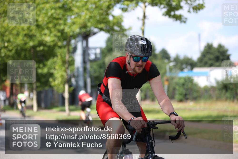 10.08.2025 - GEWOBA Citytriathlon Bremen Yannick Fuchs http://msf.ph/oto/8560369 10.08.2025 12:42:18 Radfahren 595, 613, 698, 754, 1003 meine-sportfotos.de