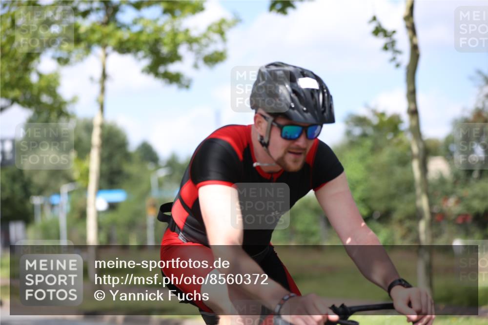 10.08.2025 - GEWOBA Citytriathlon Bremen Yannick Fuchs http://msf.ph/oto/8560372 10.08.2025 12:42:18 Radfahren 595, 613, 698, 754, 1003 meine-sportfotos.de