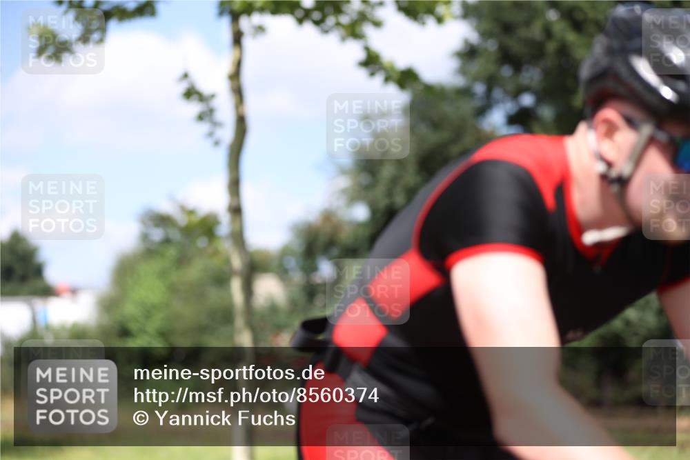 10.08.2025 - GEWOBA Citytriathlon Bremen Yannick Fuchs http://msf.ph/oto/8560374 10.08.2025 12:42:18 Radfahren 595, 613, 698, 754, 1003 meine-sportfotos.de