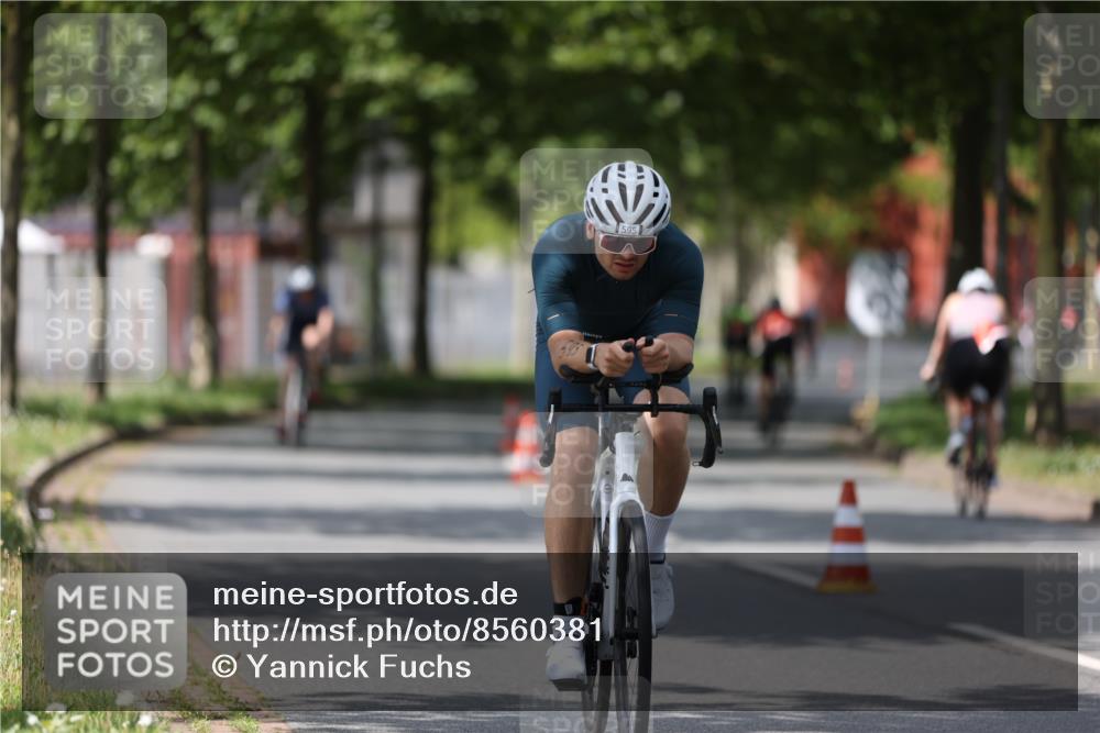10.08.2025 - GEWOBA Citytriathlon Bremen Yannick Fuchs http://msf.ph/oto/8560381 10.08.2025 12:42:22 Radfahren 595, 611, 613, 698, 754 meine-sportfotos.de