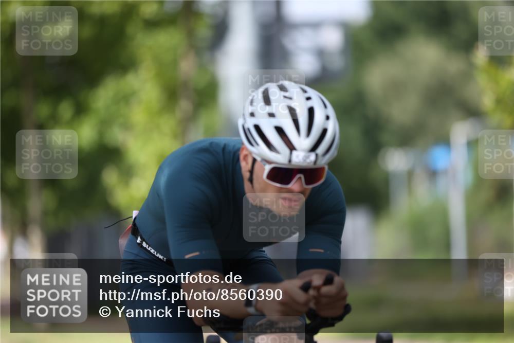 10.08.2025 - GEWOBA Citytriathlon Bremen Yannick Fuchs http://msf.ph/oto/8560390 10.08.2025 12:42:23 Radfahren 595, 611, 613, 698, 754 meine-sportfotos.de
