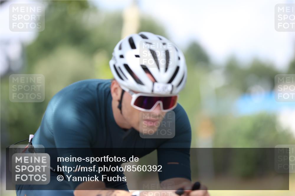 10.08.2025 - GEWOBA Citytriathlon Bremen Yannick Fuchs http://msf.ph/oto/8560392 10.08.2025 12:42:24 Radfahren 595, 611, 613, 698, 754 meine-sportfotos.de