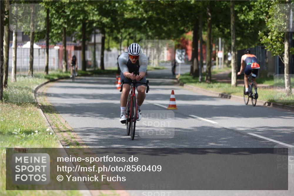 10.08.2025 - GEWOBA Citytriathlon Bremen Yannick Fuchs http://msf.ph/oto/8560409 10.08.2025 12:42:34 Radfahren 595, 611, 613, 944, 953 meine-sportfotos.de