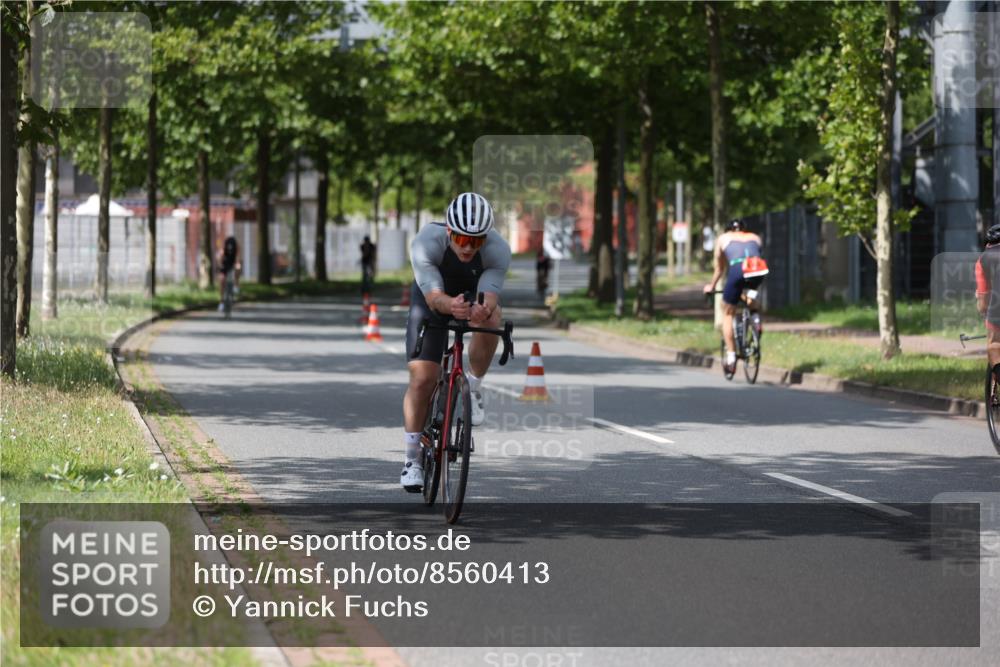 10.08.2025 - GEWOBA Citytriathlon Bremen Yannick Fuchs http://msf.ph/oto/8560413 10.08.2025 12:42:34 Radfahren 595, 611, 613, 944, 953 meine-sportfotos.de