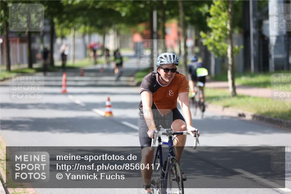 10.08.2025 - GEWOBA Citytriathlon Bremen Yannick Fuchs http://msf.ph/oto/8560417 10.08.2025 14:19:09 Radfahren 101, 116, 124, 126, 139, 162, 201, 254, 261, 264 meine-sportfotos.de