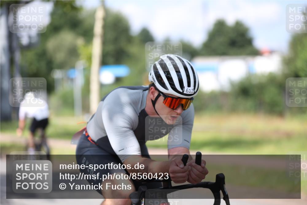 10.08.2025 - GEWOBA Citytriathlon Bremen Yannick Fuchs http://msf.ph/oto/8560423 10.08.2025 12:42:35 Radfahren 595, 611, 613, 944, 953 meine-sportfotos.de