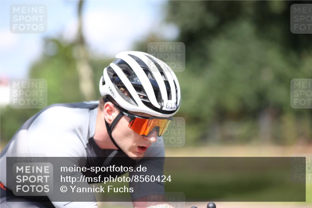 10.08.2025 - GEWOBA Citytriathlon Bremen Yannick Fuchs http://msf.ph/oto/8560424 10.08.2025 12:42:35 Radfahren 595, 611, 613, 944, 953 meine-sportfotos.de