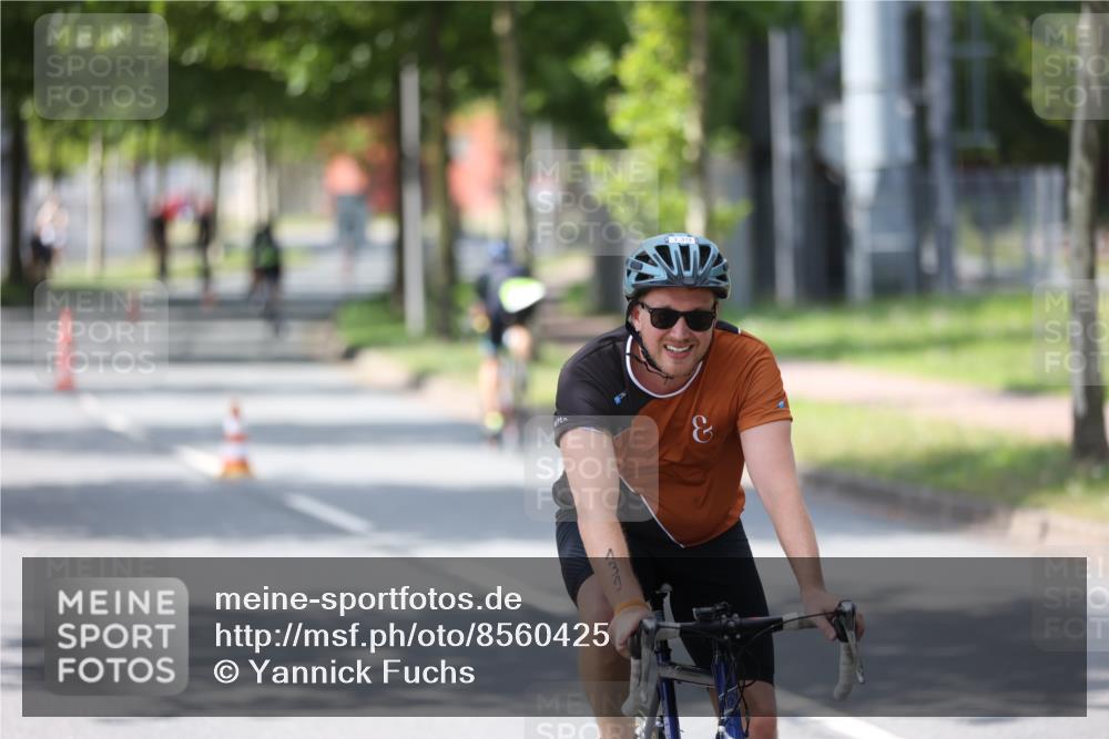 10.08.2025 - GEWOBA Citytriathlon Bremen Yannick Fuchs http://msf.ph/oto/8560425 10.08.2025 14:19:09 Radfahren 101, 116, 124, 126, 139, 162, 201, 254, 261, 264 meine-sportfotos.de