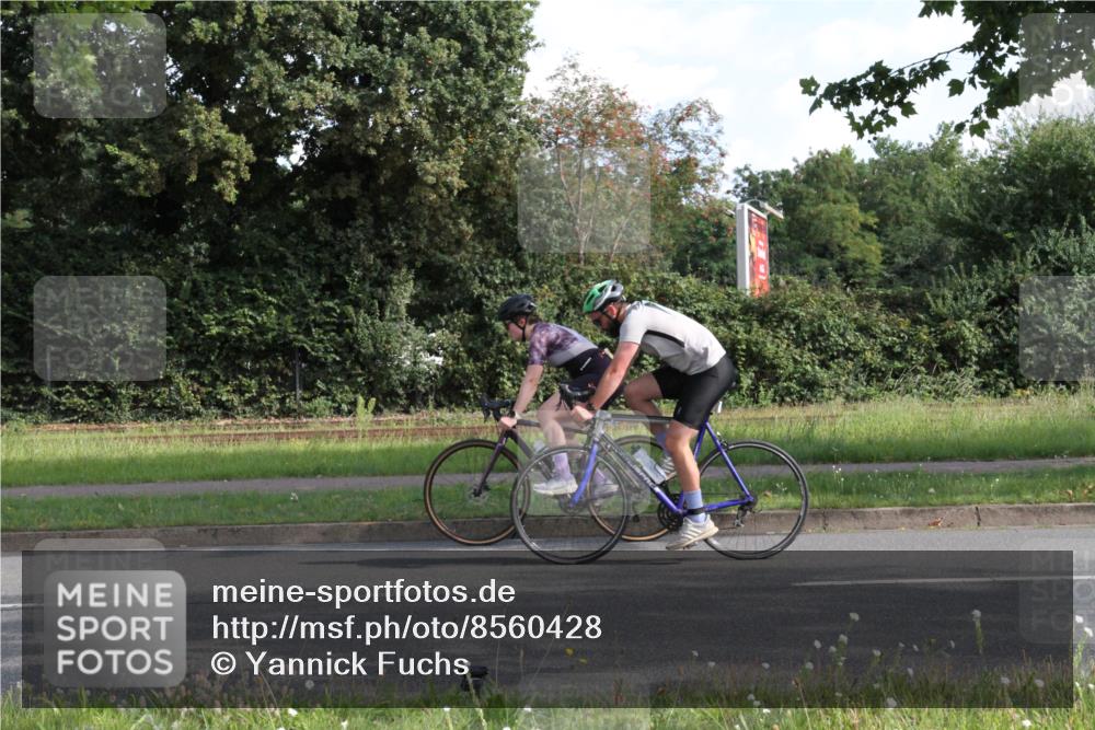 10.08.2025 - GEWOBA Citytriathlon Bremen Yannick Fuchs http://msf.ph/oto/8560428 10.08.2025 10:38:21 Radfahren 5, 19, 93, 101, 207, 211, 247, 391, 463, 475, 482 meine-sportfotos.de