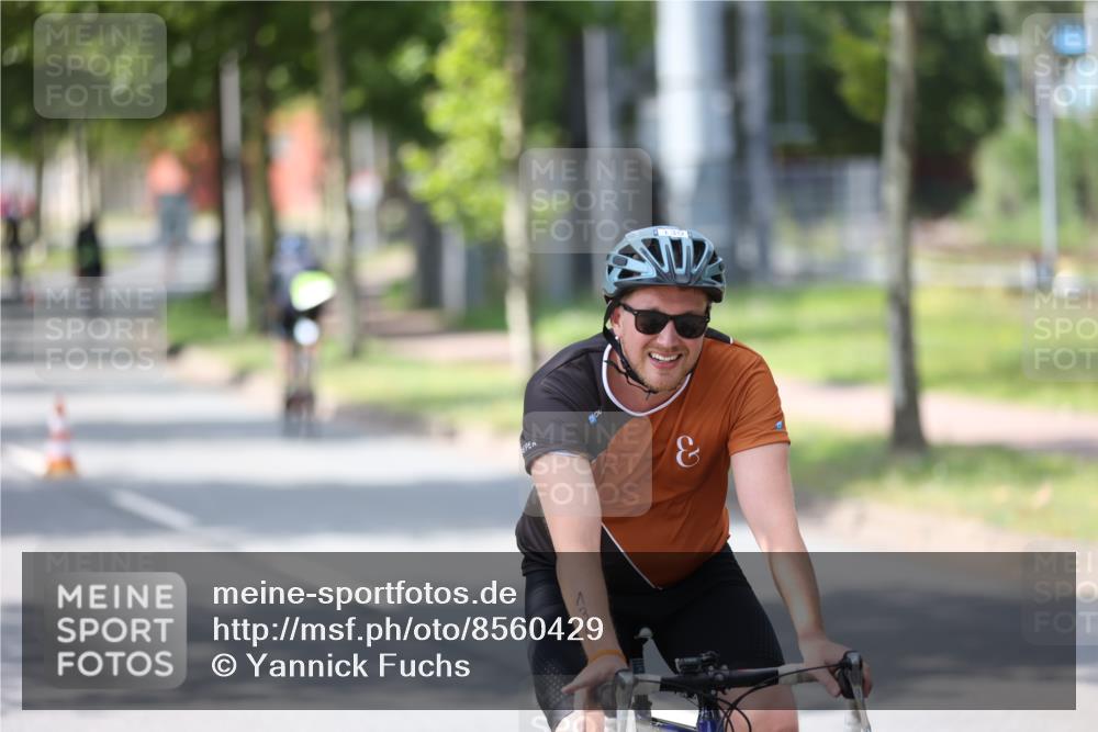 10.08.2025 - GEWOBA Citytriathlon Bremen Yannick Fuchs http://msf.ph/oto/8560429 10.08.2025 14:19:09 Radfahren 101, 116, 124, 126, 139, 162, 201, 254, 261, 264 meine-sportfotos.de